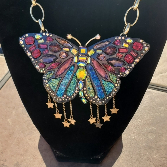 Betsey Johnson Large Butterfly Statement Necklace - Picture 6 of 16